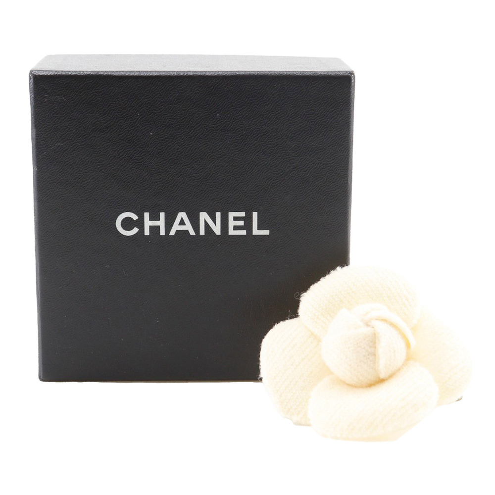 Pre-Loved Chanel Wool Camellia Brooch - Picture 9 of 9